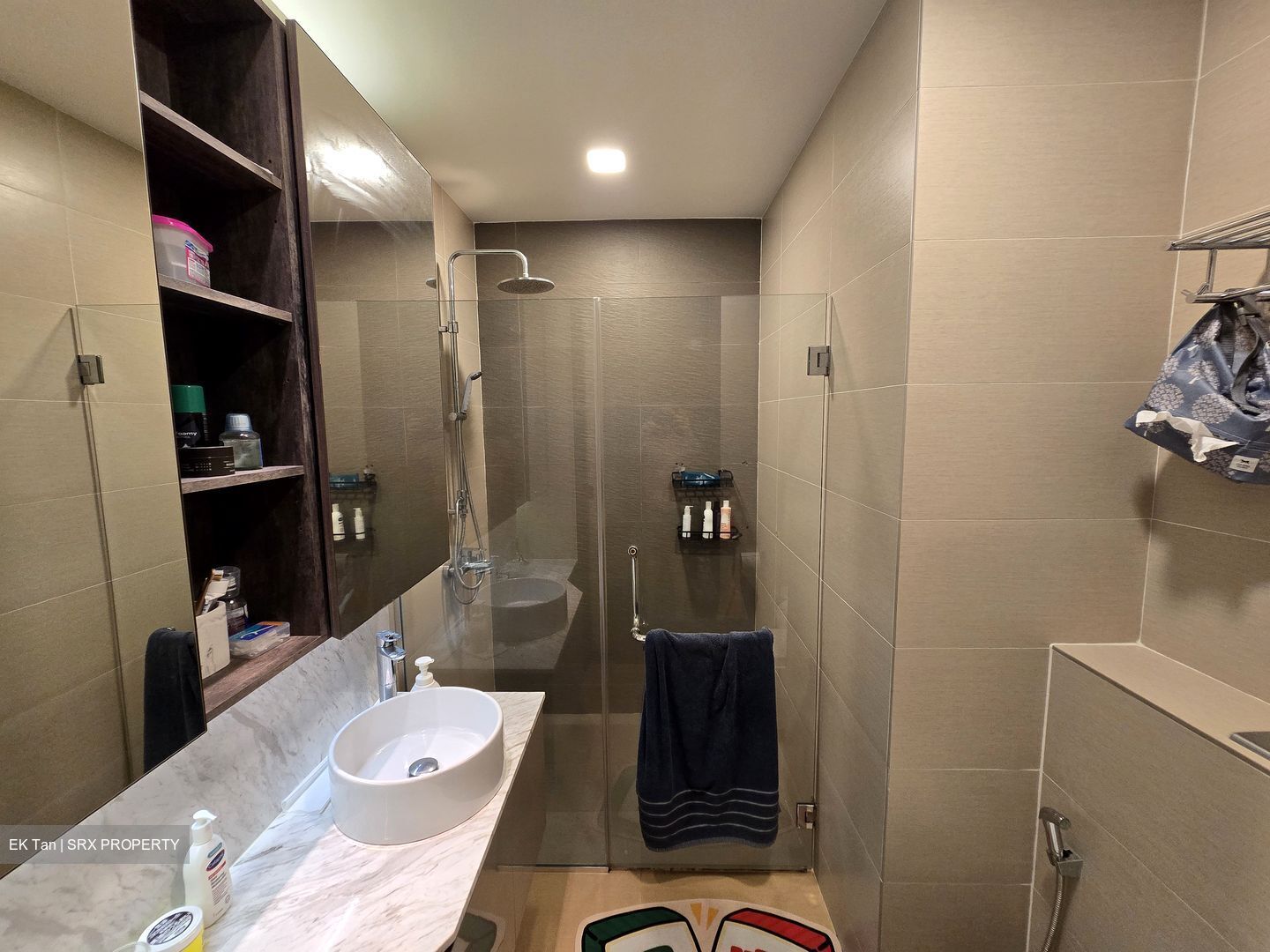 Country Park Condominium (D16), Condominium #597196111